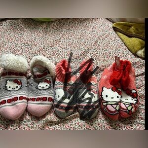 SANRIO Hello Kitty Cozy Slipper Socks Set